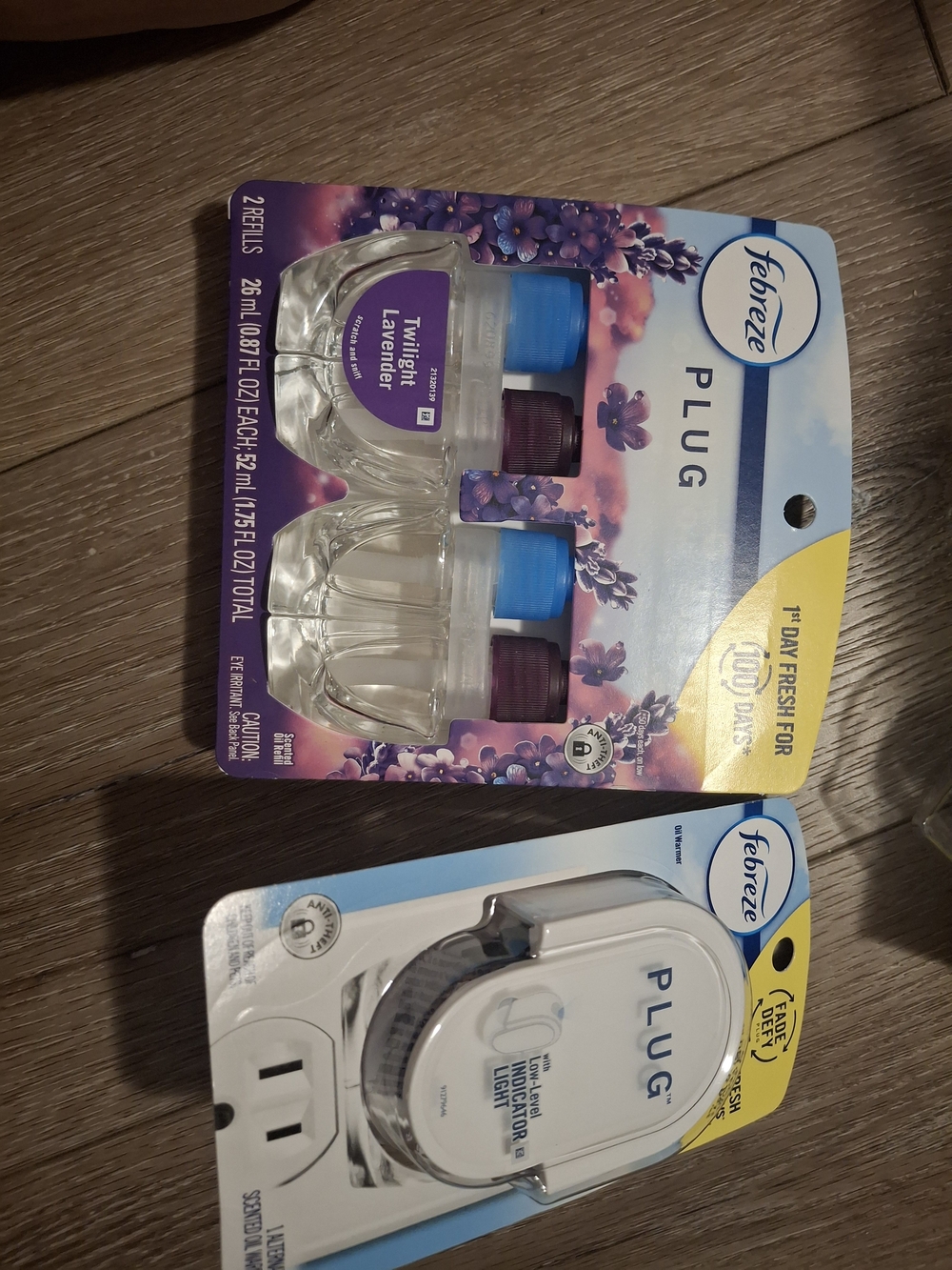 Febreze Plug Twilight Lavender Refills with White Plug Warmer Set